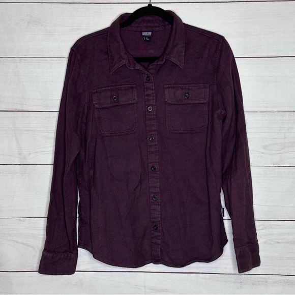 Patagonia Tops - Patagonia Women's Long Sleeves Button-Up in Deep Plum Size M